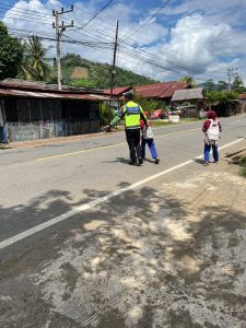 Jaga keselamatan Berkendara di Jam Pulang Sekolah, Ditlantas Polda Sulbar Gencarkan Pengaturan dan Edukasi
