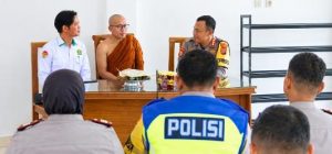Jaga Kerukunan dan Kamtibmas, Kapolresta Kendari Perkuat Silaturahmi dengan Tokoh Umat Buddha