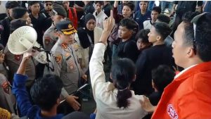 Kabid Humas Polda Sulbar: Polri Kawal Penyampaian Aspirasi di DPRD Provinsi, Kedepankan Pendekatan Humanis dan Dialog
